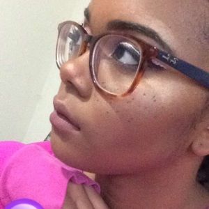 Meet your Posher, Nia